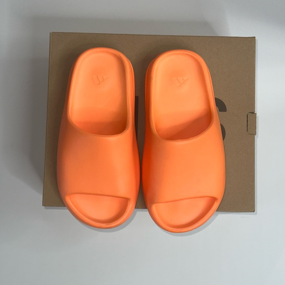 YEEZY SLIDES 'ENFLAME ORANGE'